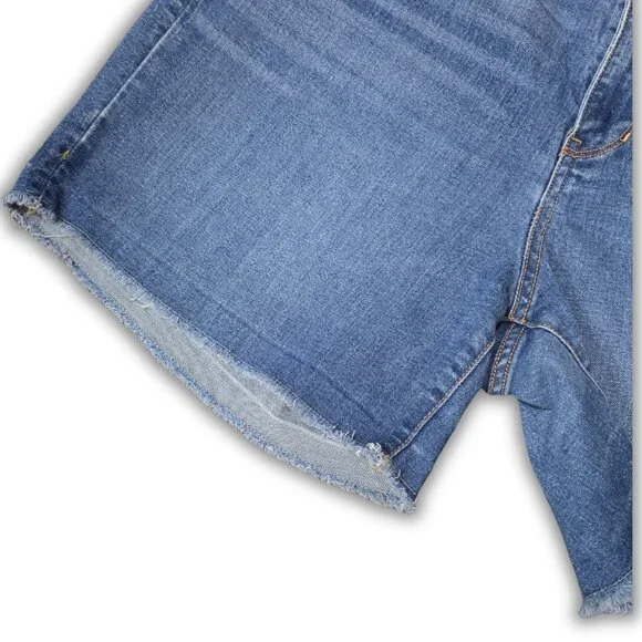 Women's Size 14 Old Navy The Sweetheart Boyfriend Stretch Cut-Off Shorts - Picture 5 of 6
